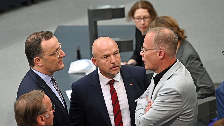 Im fränkischen Würzburg wollen sich die Fraktionsspitzen auf den "Herbst der Reformen" vorbereiten.