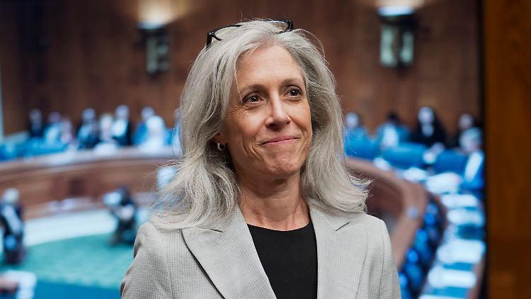 Die Anwälte von Susan Monarez werfen dem US-Gesundheitsministerium vor, Millionen Menschenleben zu gefährden.