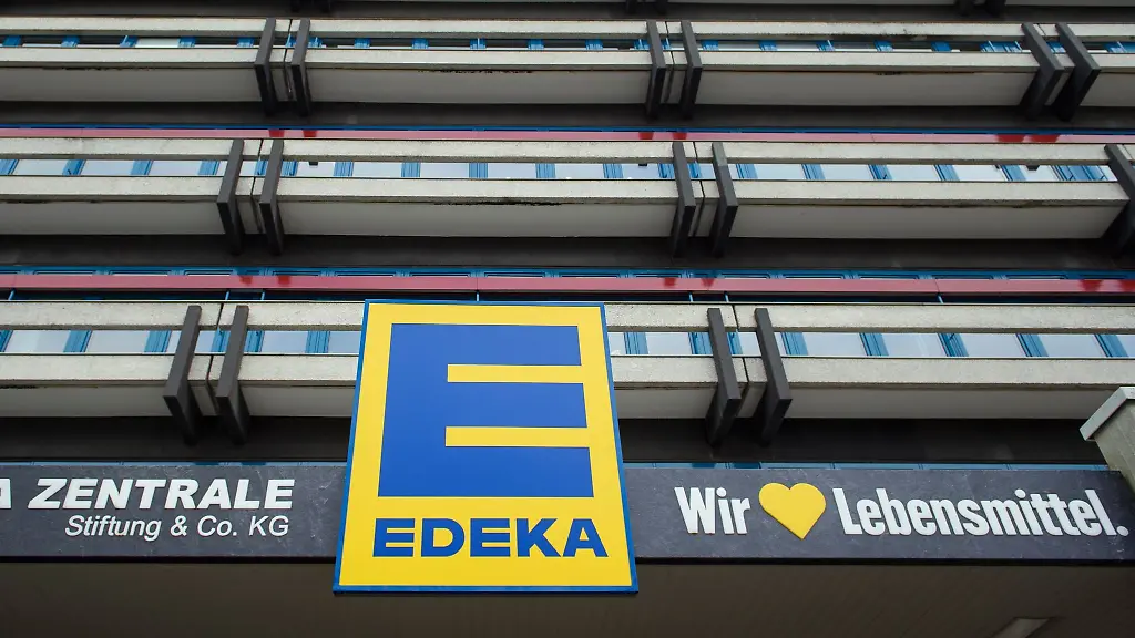 Edeka-hat-eigenen-Aussagen-zufolge-bei-vier-Konzernen-teilweise-einen-Bestellstopp-verhaengt-um-den-Druck-zu-erhoehen