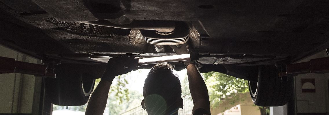 Genau hinschauen: In bestimmten Fällen kann es nach beglichenen Unfallschäden Einträge in das sogenannte HIS-Register geben.