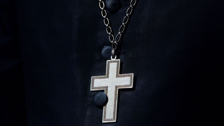 Die Evangelische Kirche in Deutschland würdigt den Einsatz vieler Menschen für Geflüchtete - zehn Jahre nach Merkels Satz "Wir schaffen das". (Symbolbild)