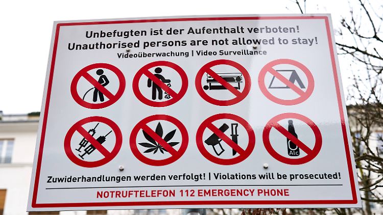Neue Regeln und Verbote stoßen auf Ablehnung - zunächst.
