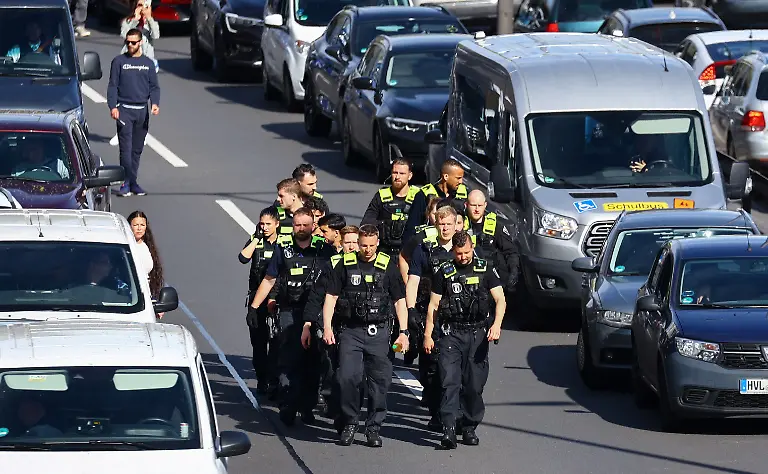 2023-04-24T075723Z-1340543286-RC2VK0A4ATBP-RTRMADP-3-CLIMATE-CHANGE-GERMANY-PROTESTS