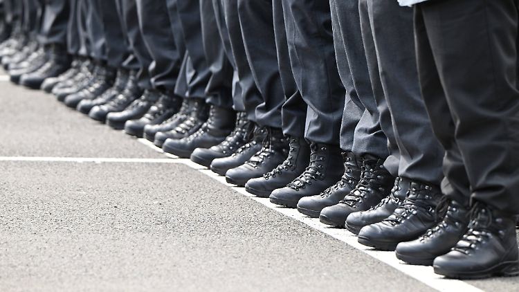Bei den Schuhen sind eh alle gleich.