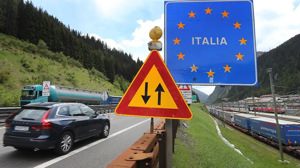 In-Italien-sind-die-meisten-Autobahnen-gebuehrenpflichtig-die-Maut-wird-nach-der-gefahrenen-Strecke-berechnet