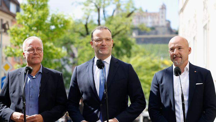 Drei, die "Deutschland voranbringen" wollen: SPD-Fraktionschef Mattias Miersch, der Unionsfraktionsvorsitzende Jens Spahn und CSU-Landesgruppenchef Alexander Hoffmann.