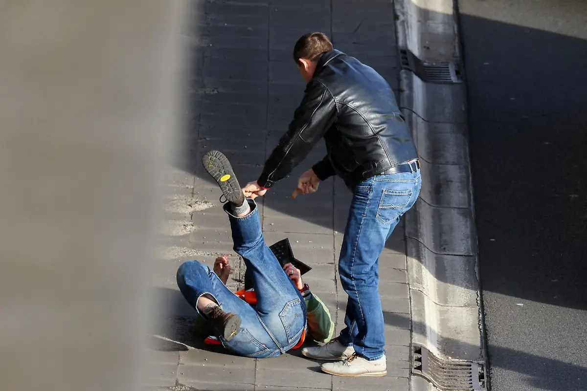 2023-04-24T081247Z-1057032080-RC2UK0AAJ7CP-RTRMADP-3-CLIMATE-CHANGE-GERMANY-PROTESTS