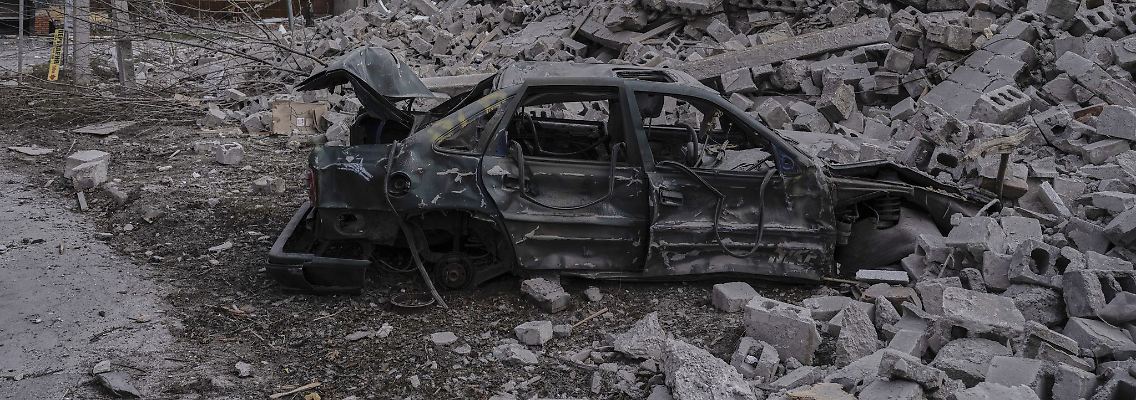 Die Stadt Pokrowsk ist nach monatelangem russischem Beschuss schwer zerstört, wird aber immer noch von ukrainischen Truppen gehalten. (Archivbild)