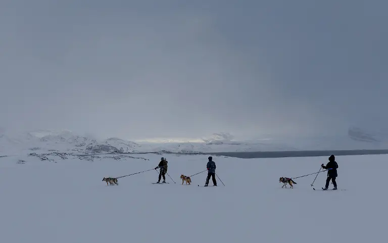 2023-04-19T131240Z-1505349270-RC2CA0APMP2P-RTRMADP-3-CLIMATE-CHANGE-SVALBARD-ICE