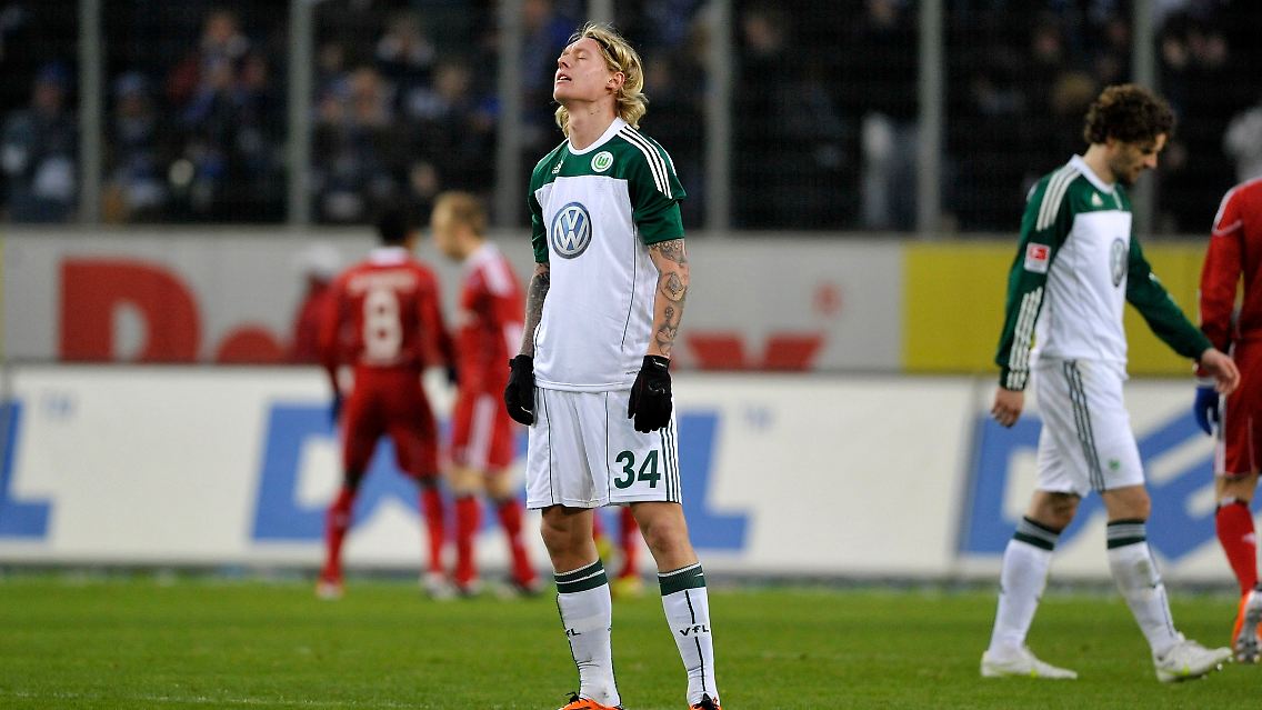 Simon Kjaer verschuldete den entscheidenden Elfmeter gegen den HSV.