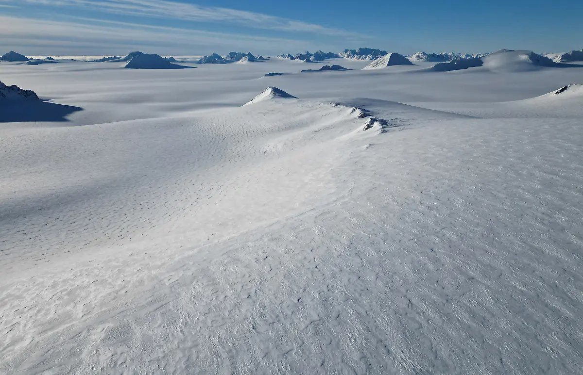 The-Holtedahlfonna-icefield