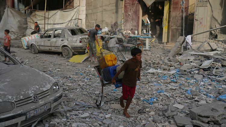 Die IDF fliegt immer wieder Luftangriffe auf Ziele in Gaza-Stadt.