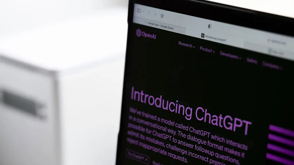 Werden-Arbeitnehmende-bald-durch-Kuenstliche-Intelligenz-ersetzt-Einer-Umfrage-zufolge-fuerchten-52-Prozent-der-Befragten-nicht-um-ihren-Job