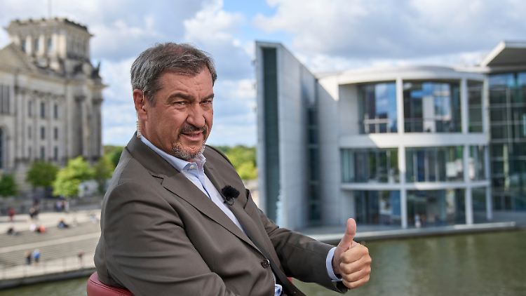 Harte Einschnitte bei den sozialen Sicherungssystemen? Daumen hoch, sagt Markus Söder.