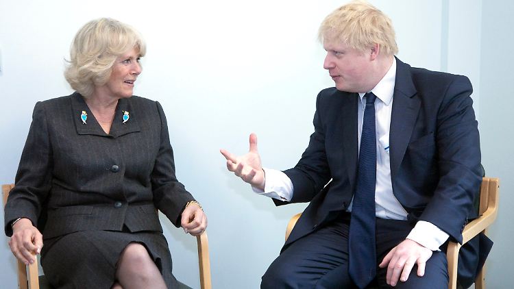 Sollen sich gut verstehen: Königin Camilla und Boris Johnson (hier noch Bürgermeister von London) bei einem Termin im Jahr 2011.