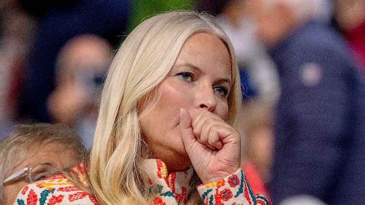 Mette-Marit leidet seit 2018 an der chronischen Erkrankung.