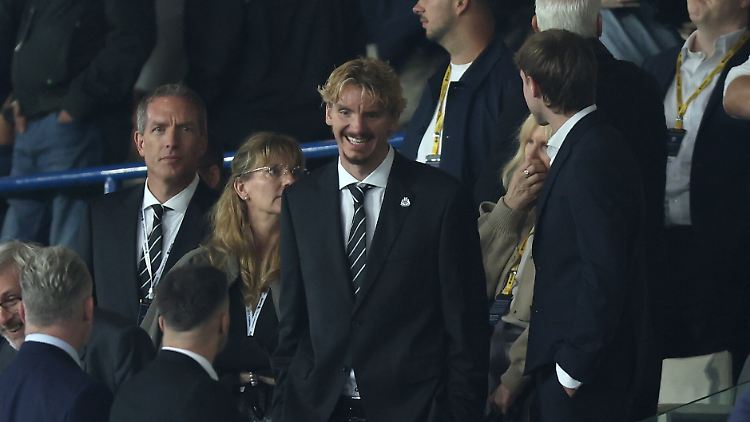 Nick Woltemade als Gast bei einem Spiel seines neuen Vereins Newcastle United.
