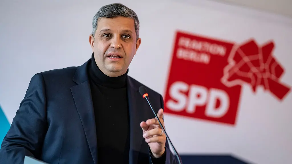 Raed-Saleh-Vorsitzender-der-SPD-Berlin-spricht
