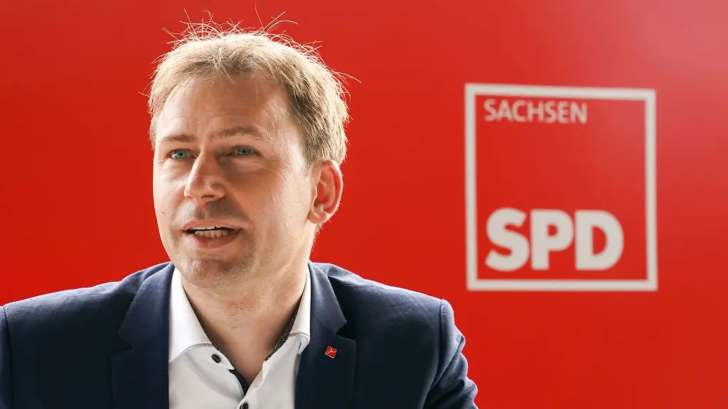Holger-Mann-Vorsitzender-der-SPD-Leipzig-spricht