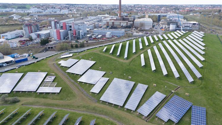 Die Solarbranche in Deutschland liegt am Boden.