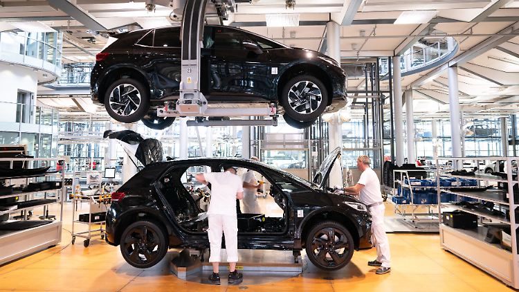 Die Geschäftserwartungen der Autobauer steigen.