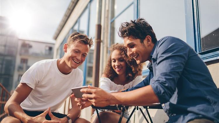 Klarmobil feiert 20. Geburtstag! Wir haben uns die Tarif-Deals zum Jubiläum angesehen.