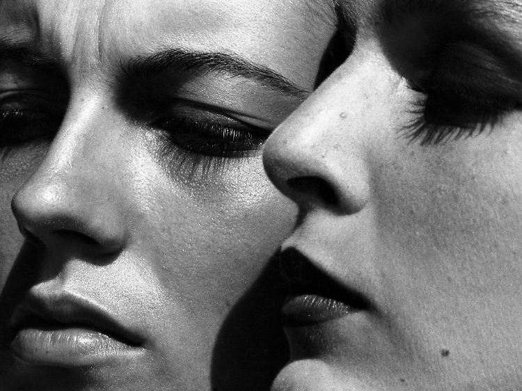 Thema? Nase. (Close-up, Italian Vogue, Bordighera 1982)