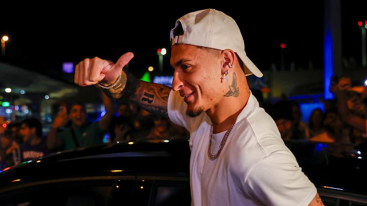 In Manchester gefloppt, in Sevilla bejubelt: Der FC Bayern ging bei Antony leer aus.