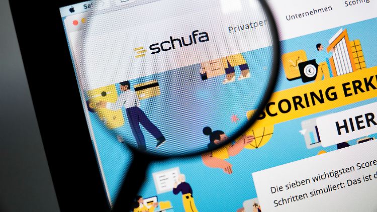 Statt wie bisher mehr als 250 Merkmale zu prüfen, beschränkt sich die Schufa künftig auf zwölf zentrale Kriterien.
