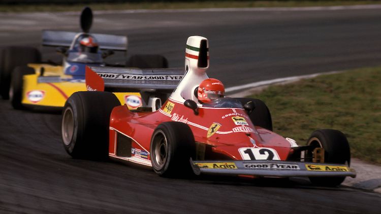 Niki Lauda im Ferrari 312 T der Saison 1975.