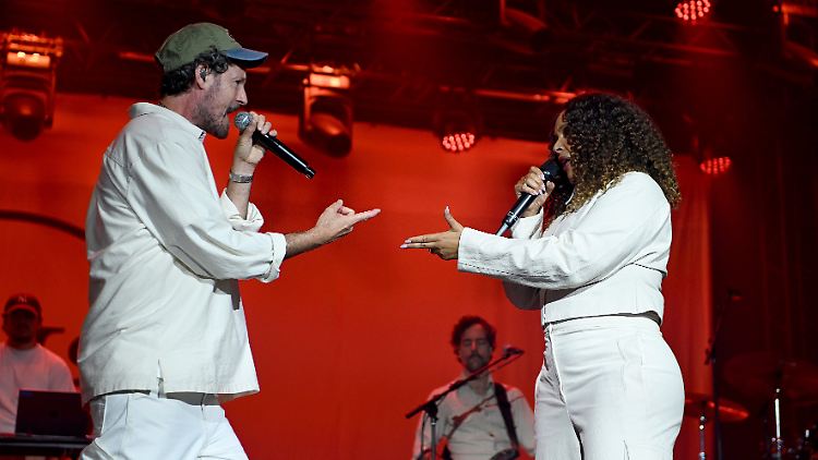 Das Duo bei einem Auftritt im Juli.
