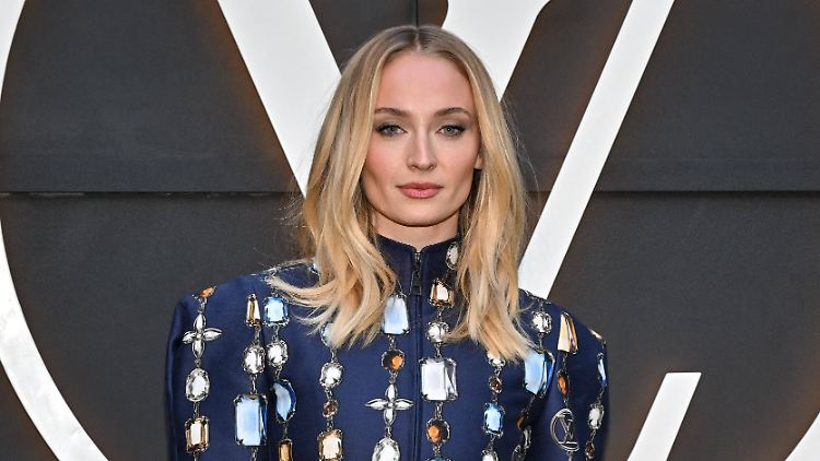 Sophie Turner hat sich die Kultrolle Lara Croft geschnappt.