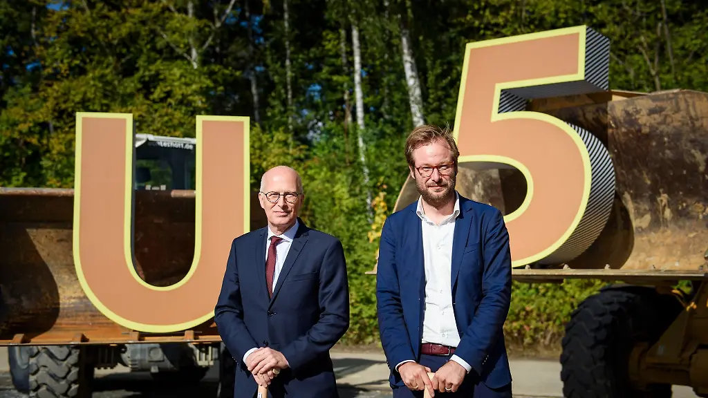 Hamburgs-Erster-Buergermeister-Peter-Tschentscher-SPD-l-und-Verkehrssenator-Anjes-Tjarks-Gruene