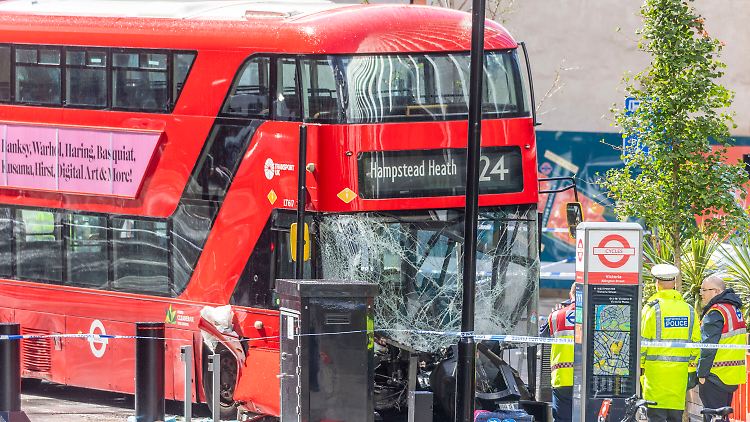 Die roten Busse gehören zum Londoner Stadtbild wie Big Ben und der Buckingham-Palast.