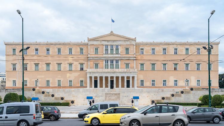 Die griechische Regierung will im Dezember 5,3 Milliarden Euro aus dem ersten Rettungspaket an Euro-Partner zurückzahlen.