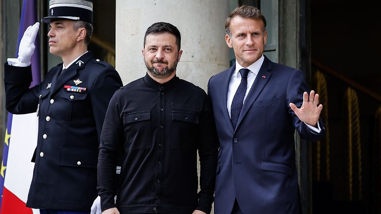 Macron begrüßte zum heutigen Treffen unter anderem Wolodymyr Selenskyj im Élyseé-Palast.