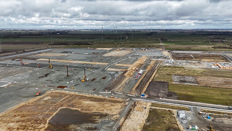 Prominentestes Beispiel: die Northvolt Pleite, durch die der Bau einer Fabrik in Schleswig Holstein zwischenzeitlich gestoppt wurde.