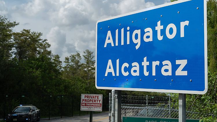 Tausende Menschen sollen in dem Lager in den Everglades auf ihre Abschiebung warten.