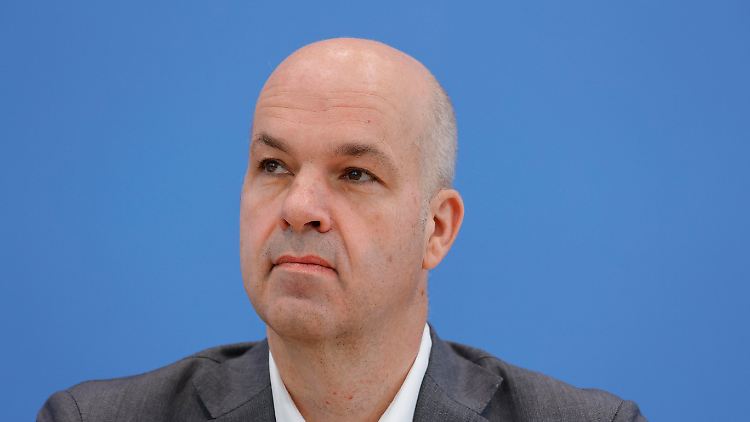 Die Bundesregierung müsse vor allem strukturelle Probleme des Landes angehen. DIW-Chef Fratzscher macht dazu vier Vorschläge.
