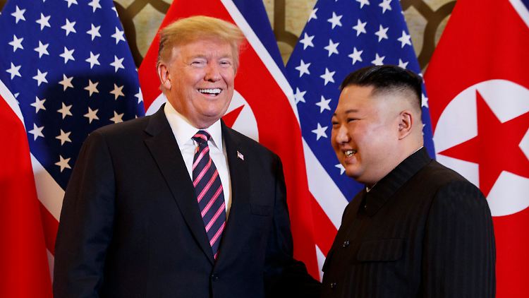 Trump und Kim Jong Un bei einem Treffen im Februar 2019 in Hanoi.