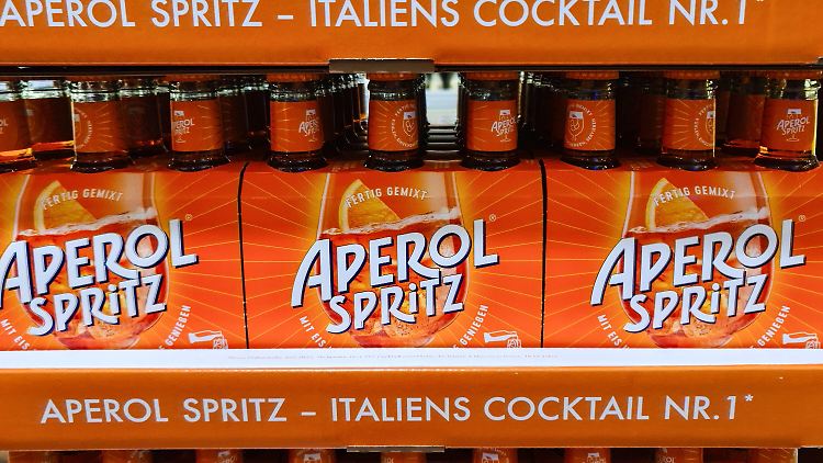Fertig gemixter Aperol Spritz aus dem Supermarkt hat einen Alkoholgehalt von 10,5 Prozent. Zufall?