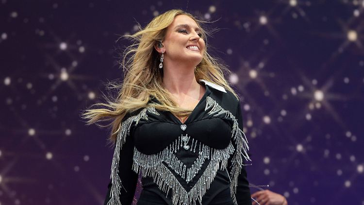 Die britische Sängerin Perrie Edwards musste bereits zwei Fehlgeburten verarbeiten.