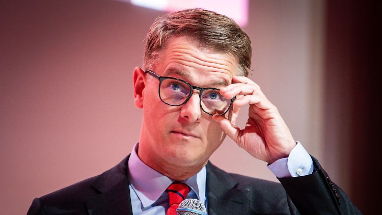 CDU-Generalsekretär Carsten Linnemann blickt mit Sorgenfalten auf Deutschland und fordert mehr Mut zu Reformen.