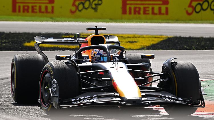 Max Verstappen gewinnt mit einer Triumphfahrt.