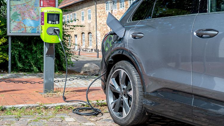 Der Anteil von batterieelektrischen Fahrzeugen am EU-Automarkt soll in den nächsten Jahren deutlich steigen.