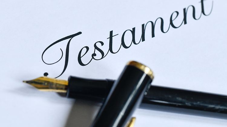 Eheleute können beim Aufsetzen eines gemeinsamen Testaments eine Pflichtteilsstrafklausel hineinschreiben.
