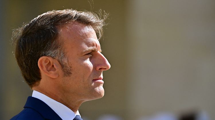 In französischen Medien kursieren Spekulationen, ob Macron einen neuen Premierminister aus dem linken Lager ernennen könnte. 