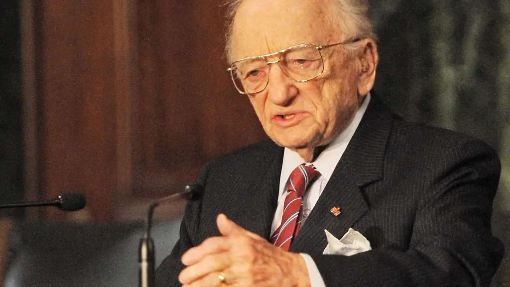 Der-Chefanklaeger-bei-den-Nuernberger-Nachfolgeprozessen-Benjamin-Ferencz-spricht-im-Jahr-2010