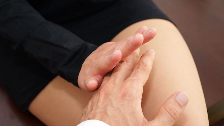 Für sexuelle Belästigung muss nicht zwingend Körperkontakt nötig sein. 