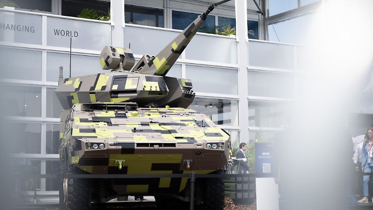 Skyranger kann beispielsweise auf dem Radpanzer vom Typ Boxer montiert werden.